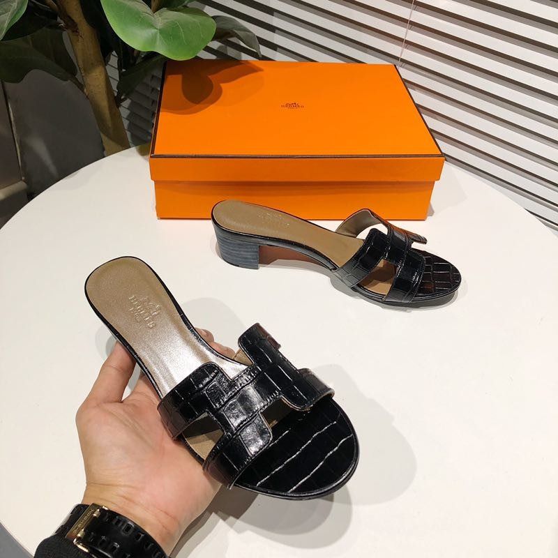 H**mes oran crocodile sandals in black