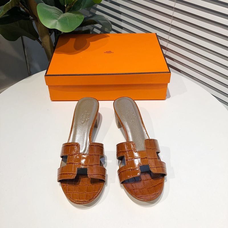 H**mes oran crocodile sandals in brown