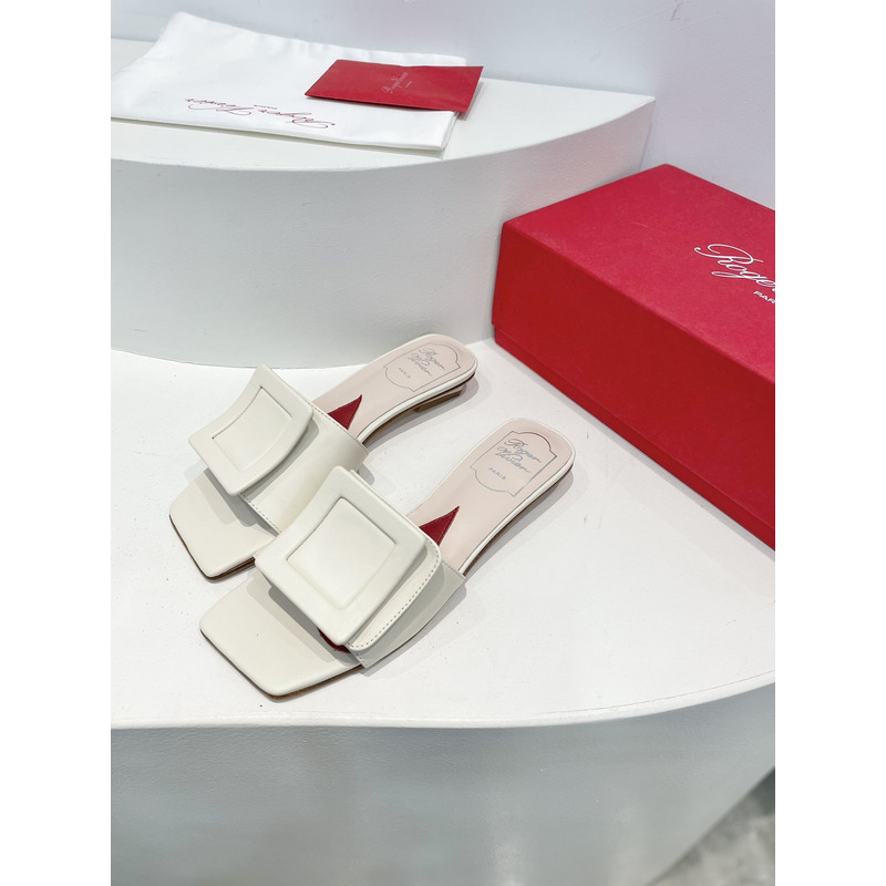 roger u1u1e covered patent leather buckle mules white