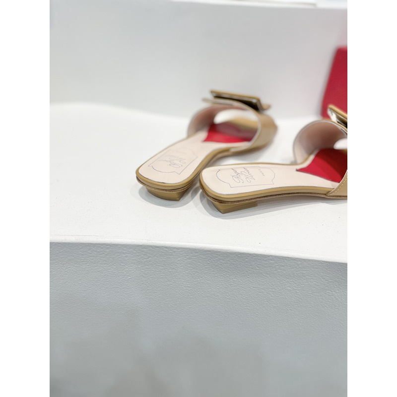 roger u1u1er covered buckle leather mules dark beige