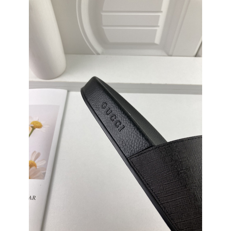 G*u*i sandal motif slide