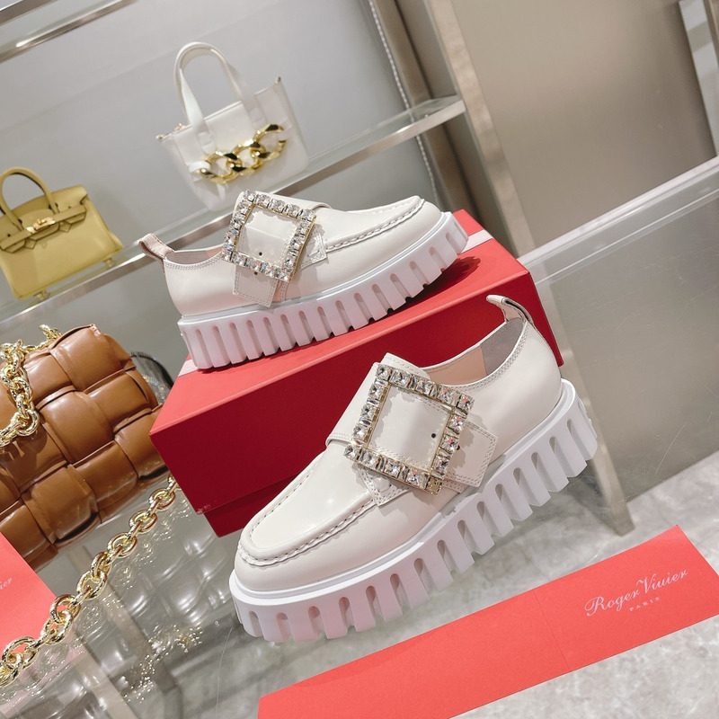 roger u1u1er go-thick strass buckle loafers in patent leather white