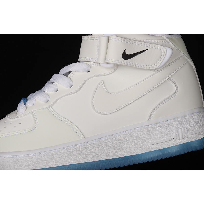 Nike Air Force 1 \
