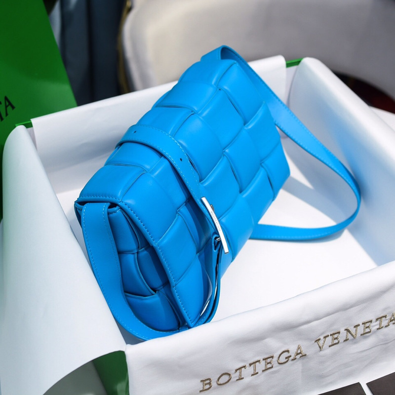Bo*te*ga ve*ne*ta padded cassette bag blaster/silver light blue