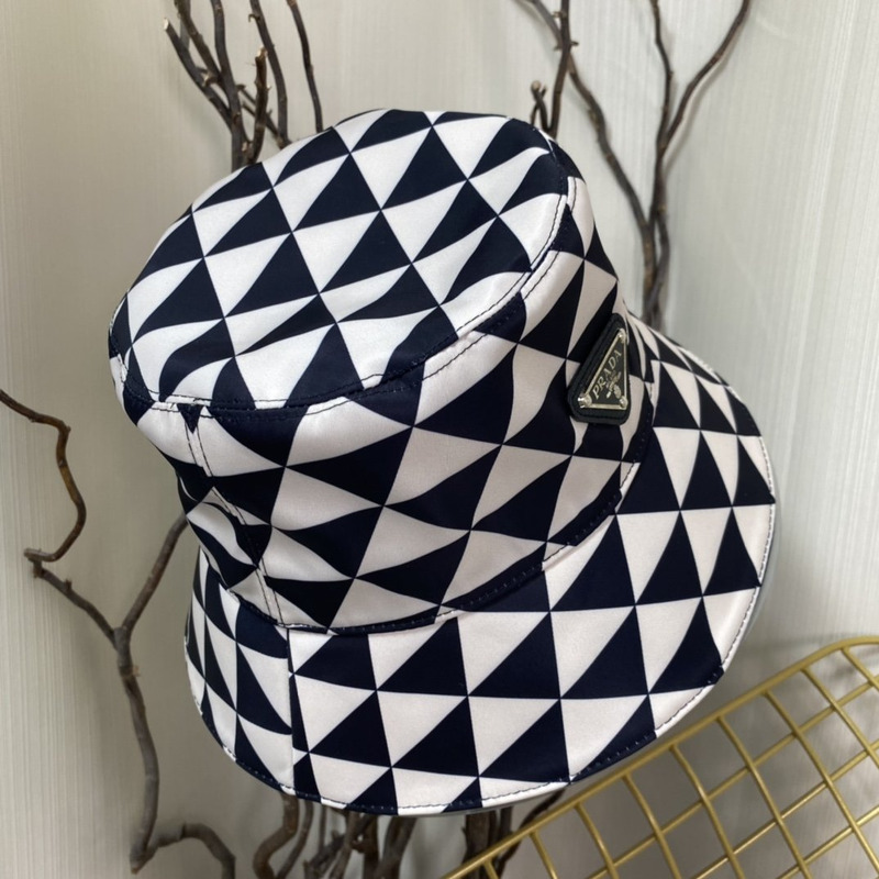 Pra*a printed re-nylon bucket hat white and black