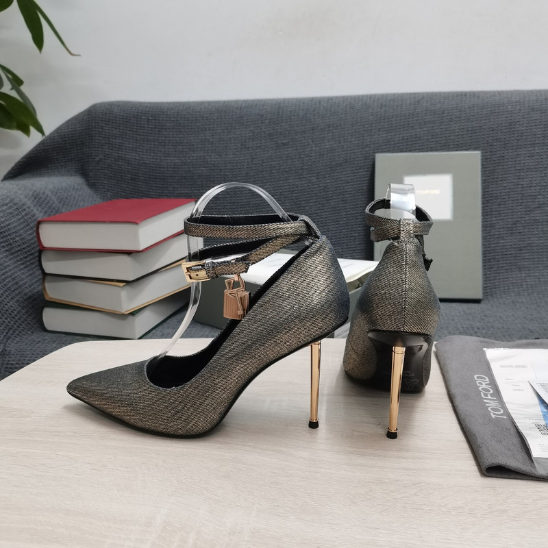 Tom Ford Padlock leather pumps in Black Gold 10.5cm