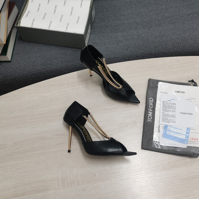 Tom Ford Wishbone Chain Peep-Toe Pumps in Black