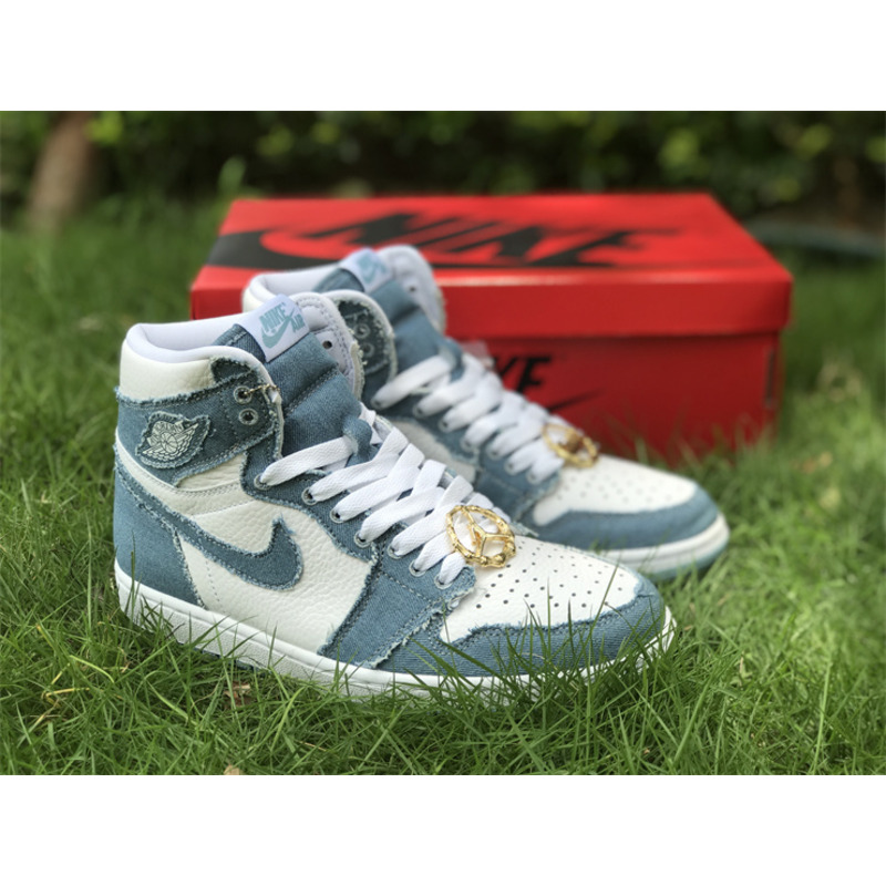 WMNS Air Jordan 1 Retro High OG 