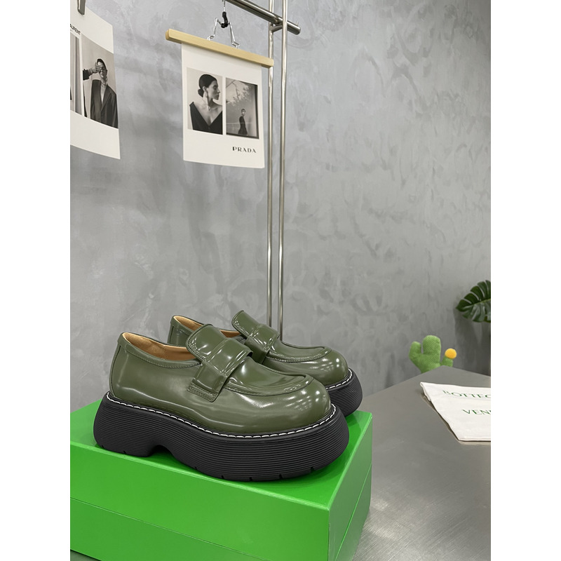 Bo*te*ga ve*ne*ta the bounce loafer green