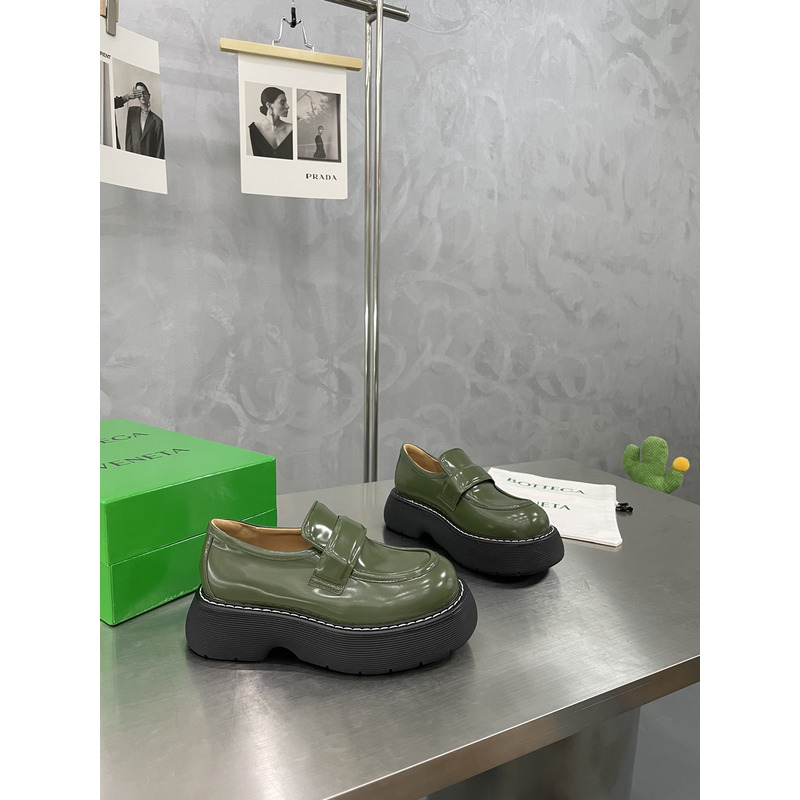 Bo*te*ga ve*ne*ta the bounce loafer green