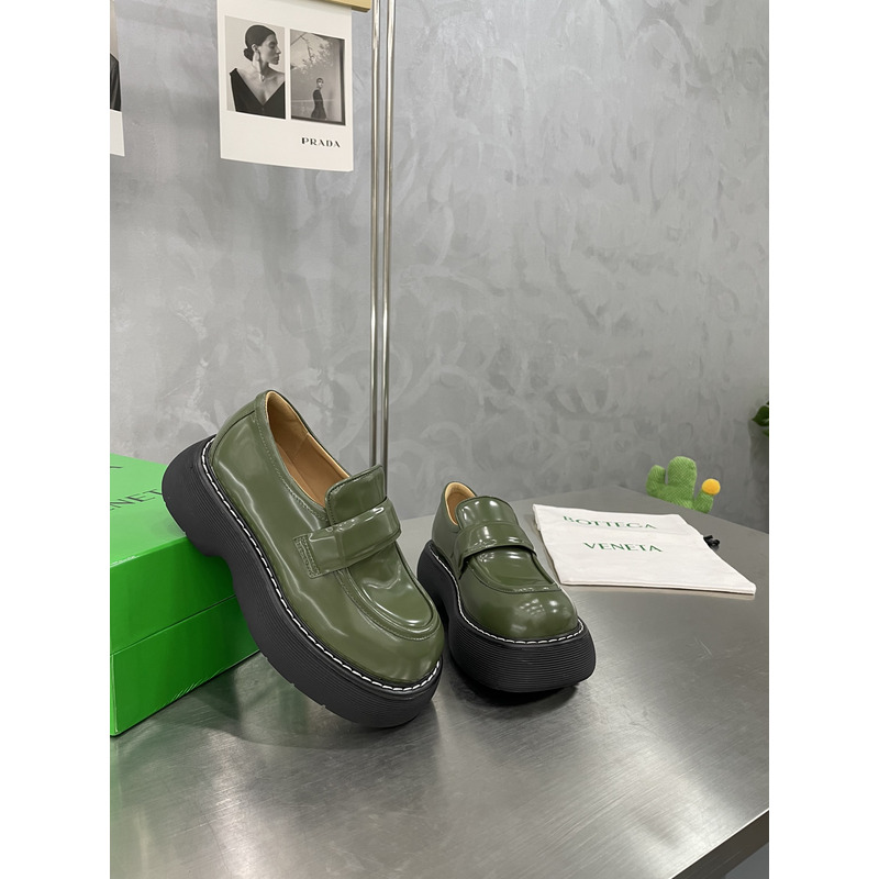 Bo*te*ga ve*ne*ta the bounce loafer green