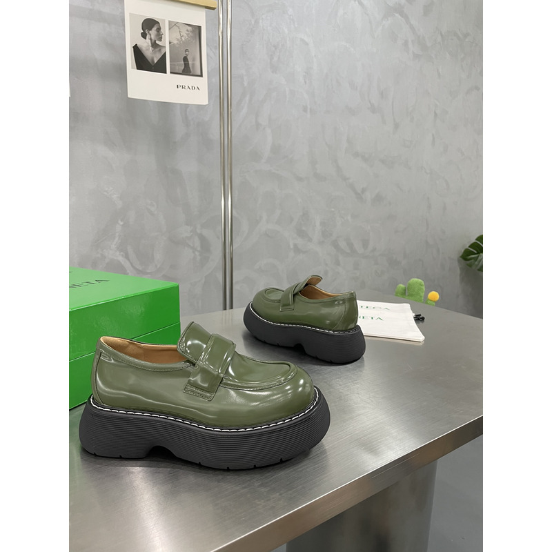 Bo*te*ga ve*ne*ta the bounce loafer green