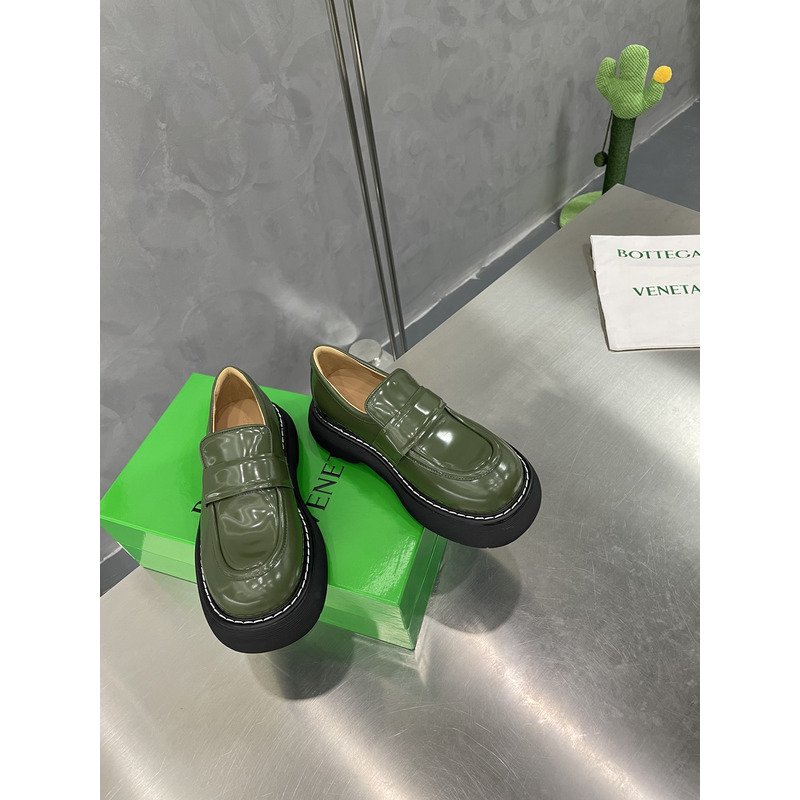 Bo*te*ga ve*ne*ta the bounce loafer green