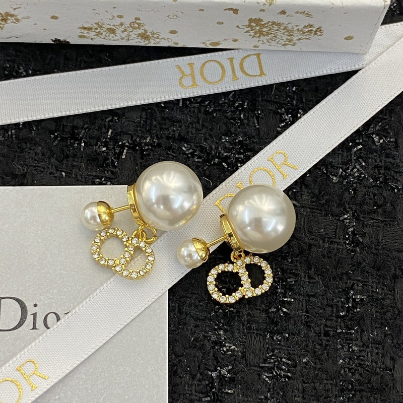d*or cd Di*m*nd pearl earring