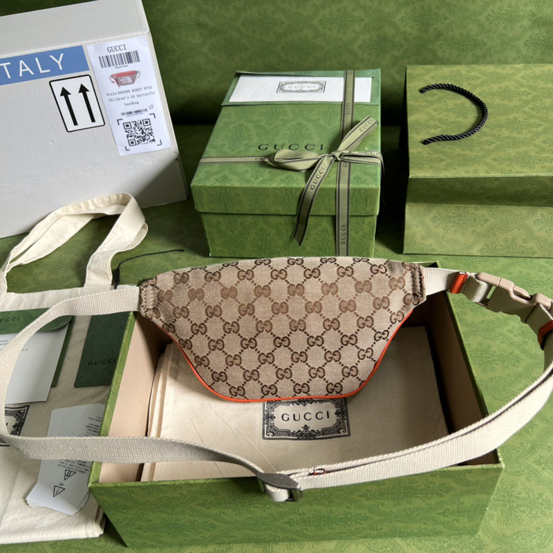 g*u*i x the n0*h F**e logo belt bag red