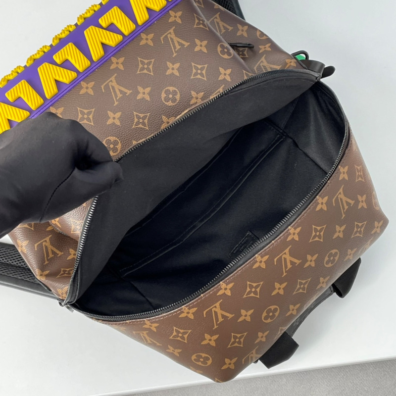 l**is V*t*n discovery backpack monogram