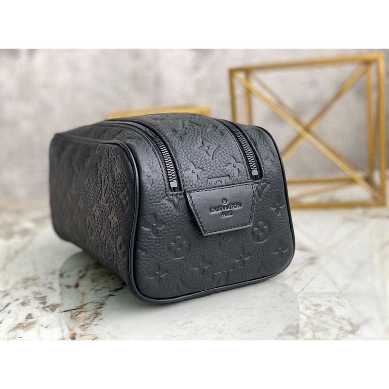 l**is V*t*n dopp kit taurillon monogram