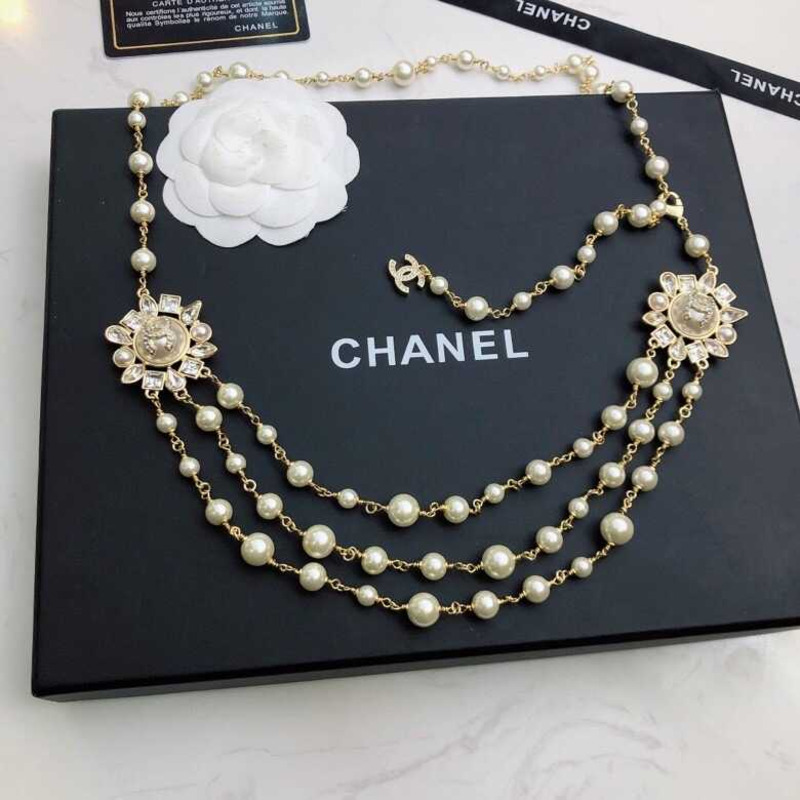Ch*el long necklace gold pearl