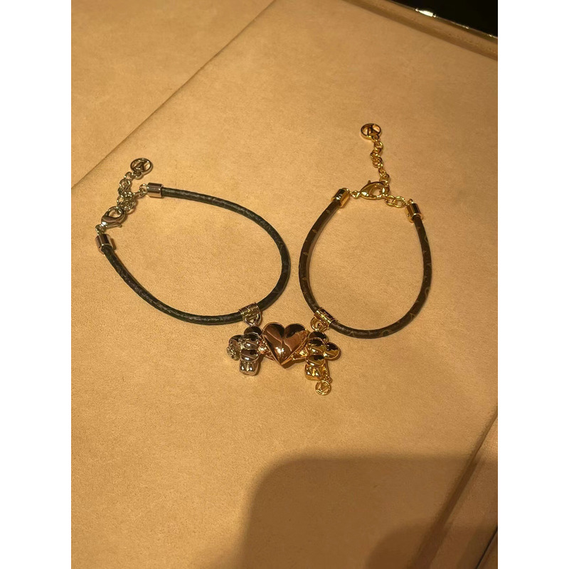 l**is v*t*n u1u1enne amour bracelet