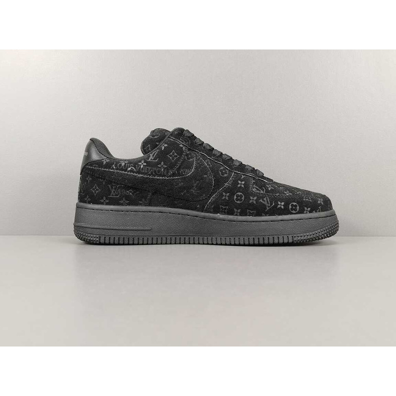 l**is V*t*n x air force 1 low triple black