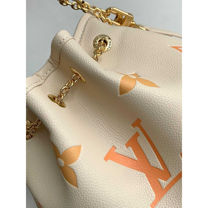 l**is V*t*n lv by the pool summer bundle beige