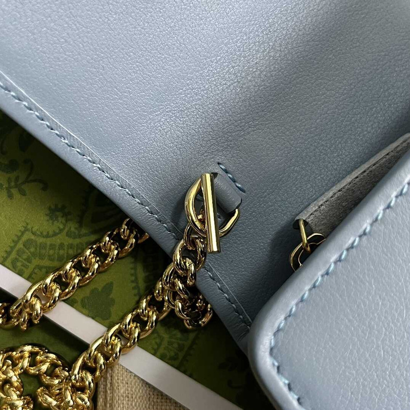 G*u*i blondie medium wallet on chain blue