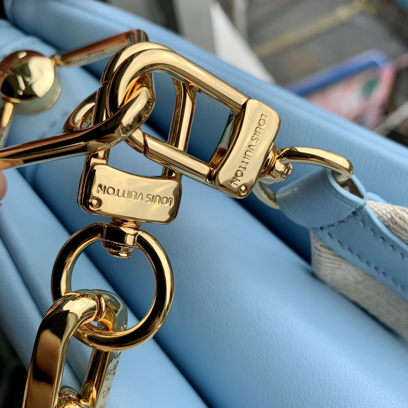 l**is V*t*n lv by the pool coussin pm blue