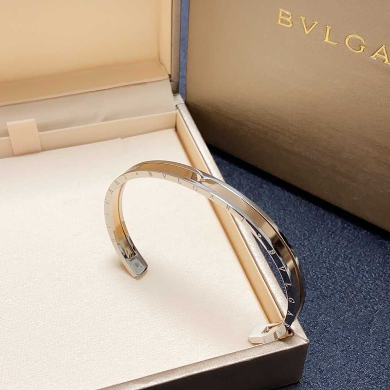 B*l*ai edge lettering logo bracelet silver