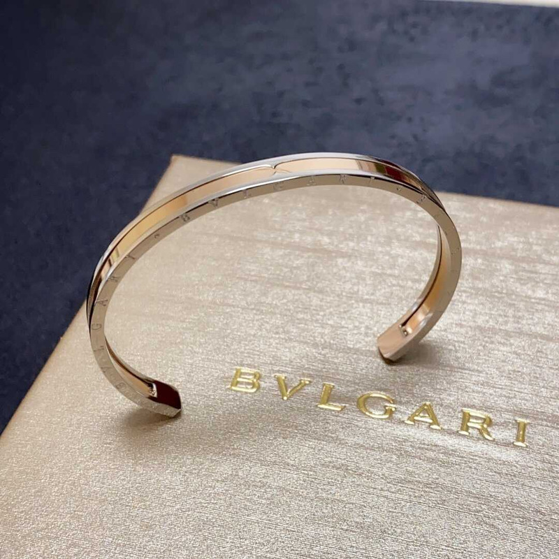 B*l*ai edge lettering logo bracelet silver
