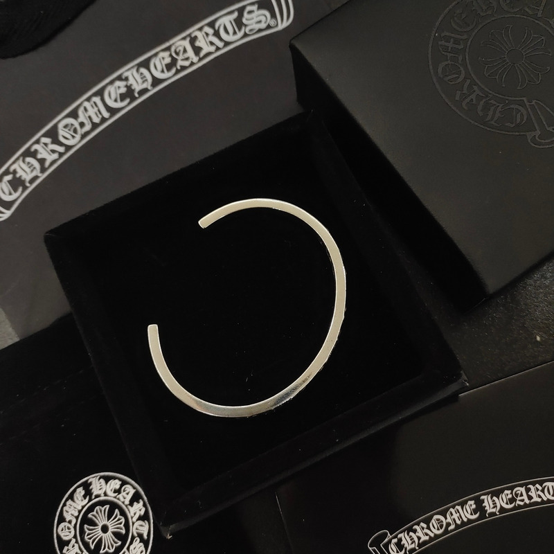 Ch*0me heart classic logo opening bracelet
