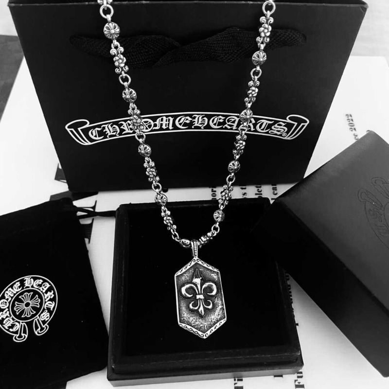 Ch*0me He**ts sterling silver necklace