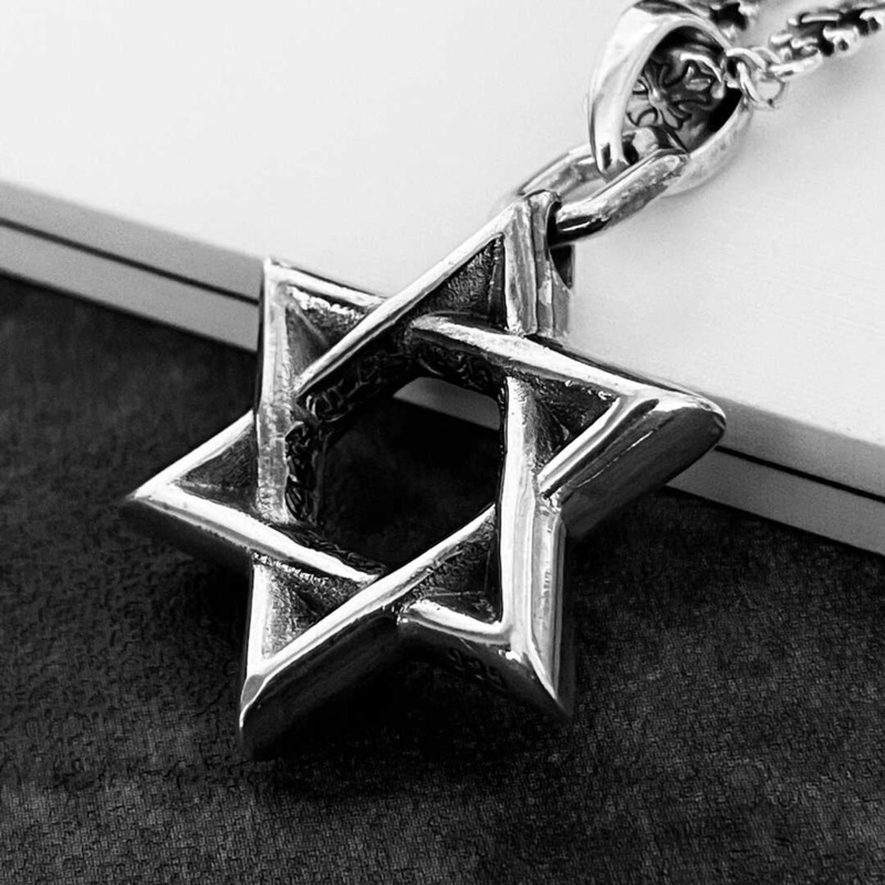 Ch*0me He**ts sterling silver necklace