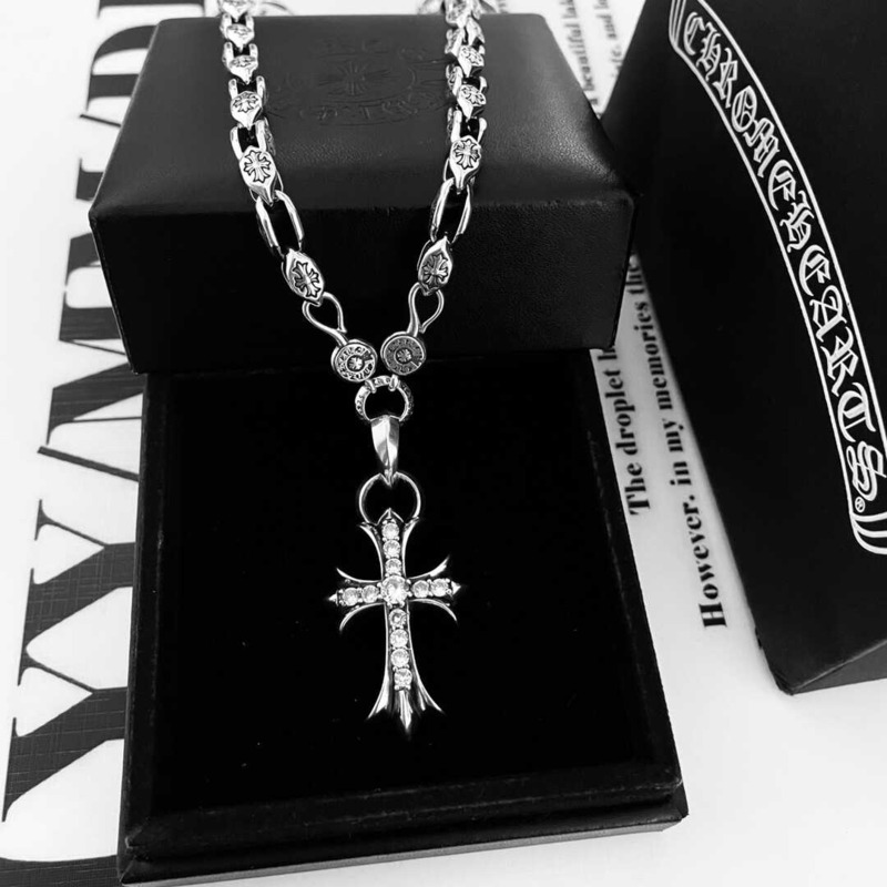 Ch*0me He**ts sterling silver di*m*nd cross pendant