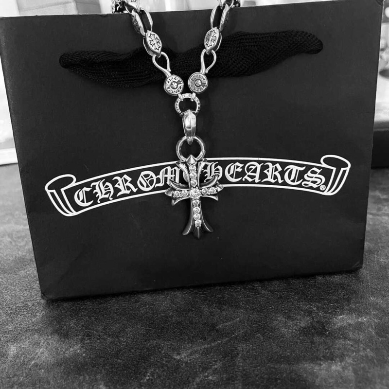 Ch*0me He**ts sterling silver di*m*nd cross pendant