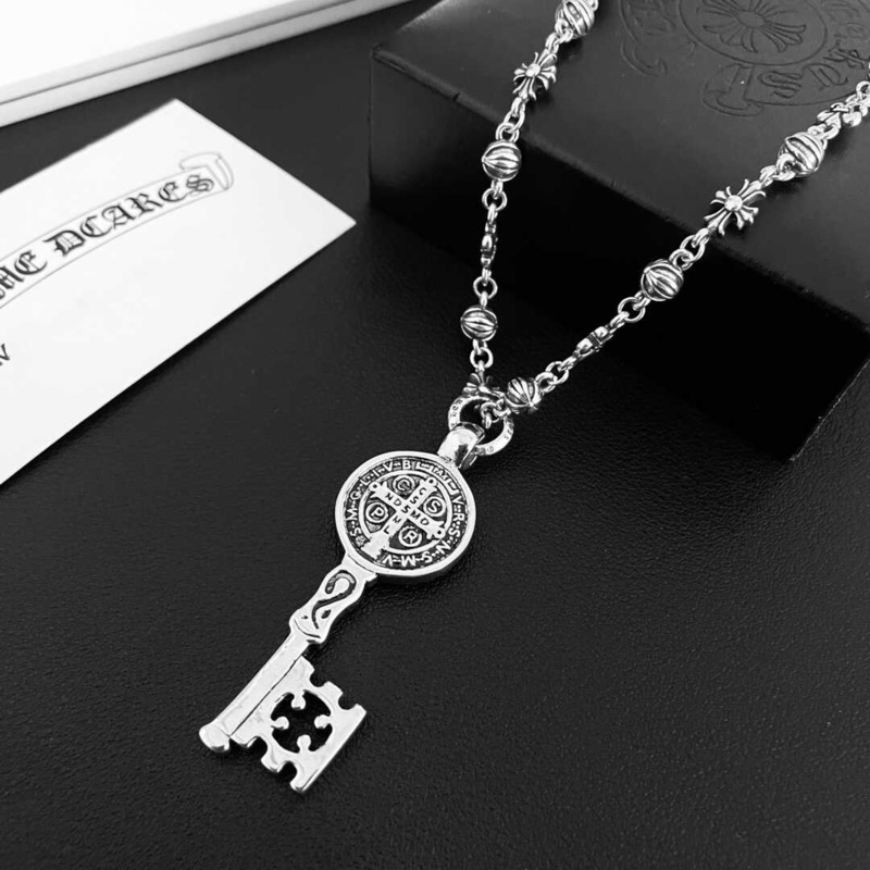 Ch*0me He**ts sterling silver necklace