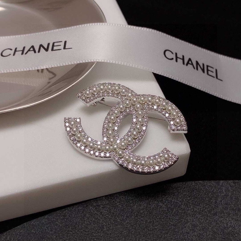 Ch*el cc pearl brooch