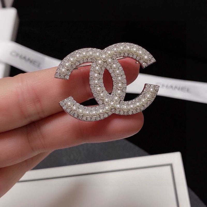 Ch*el cc pearl brooch