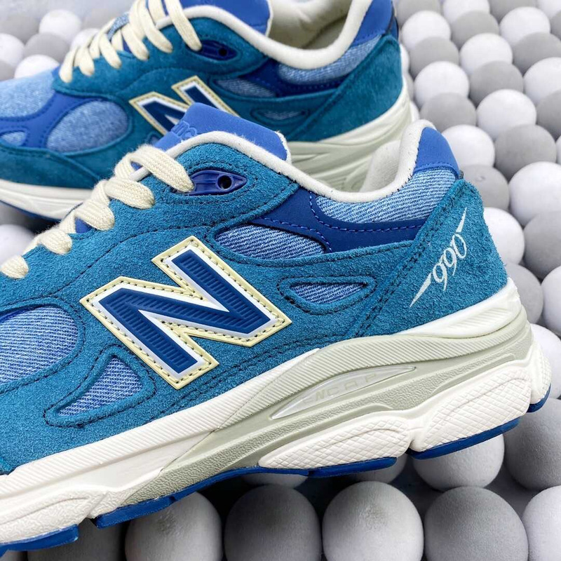 New Balance Levi\