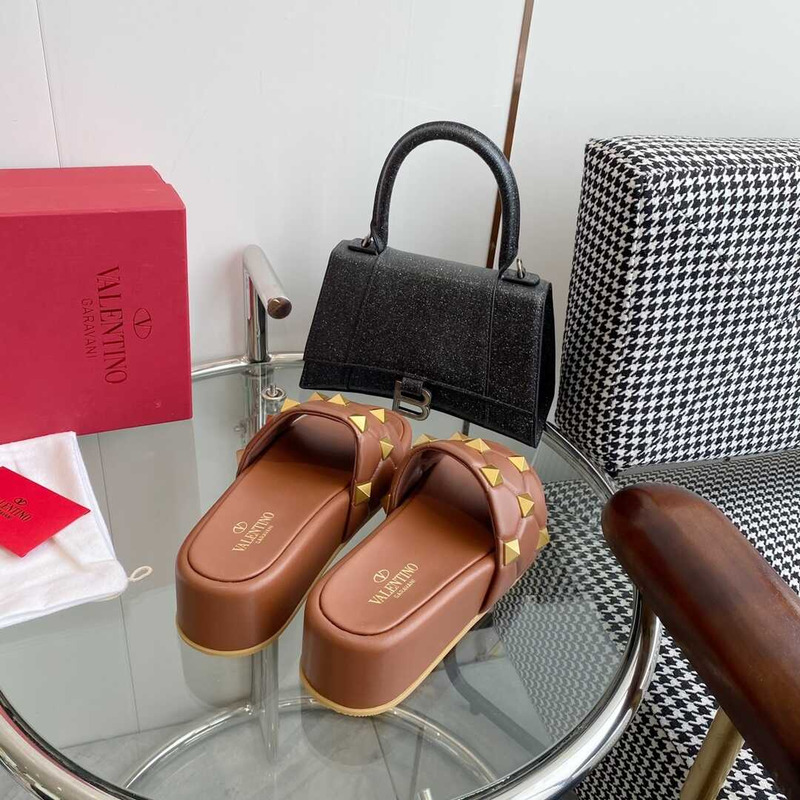 Valentino Garavani Roman Stud Leather Platform Sandals Brown