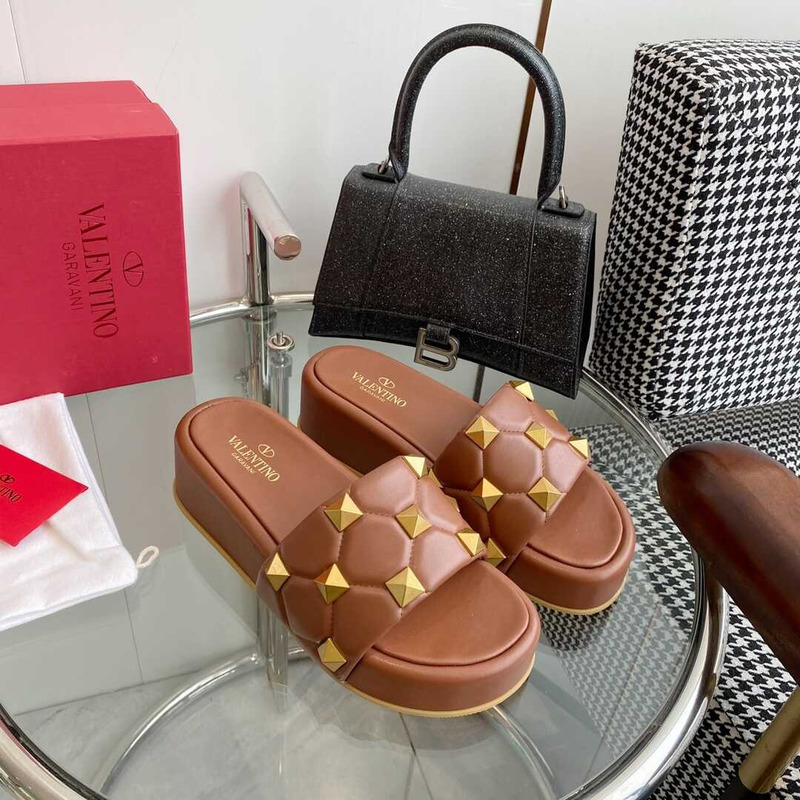 Valentino Garavani Roman Stud Leather Platform Sandals Brown