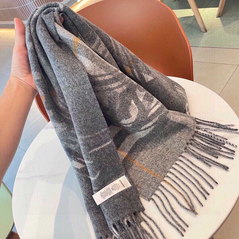 B**rry inverness check scarf gray and pink