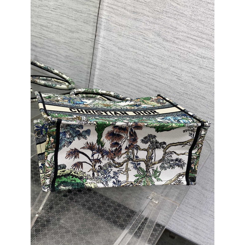 D*or medium D*or book tote white multicolor Étoile de voyage embroidery