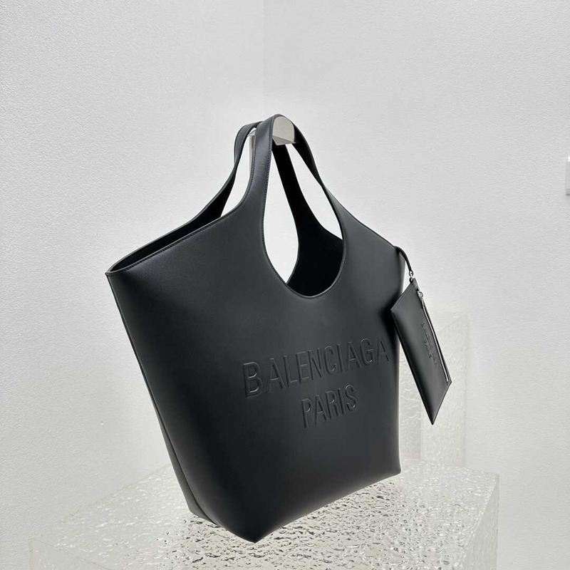 Ba*len*cia*ga mary-kate medium logo-embossed leather tote black