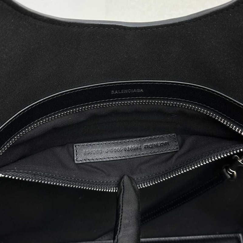 Ba*len*cia*ga mary-kate medium logo-embossed leather tote black