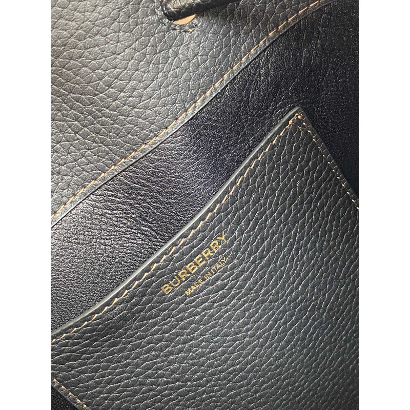 B**rry small tb bucket bag black