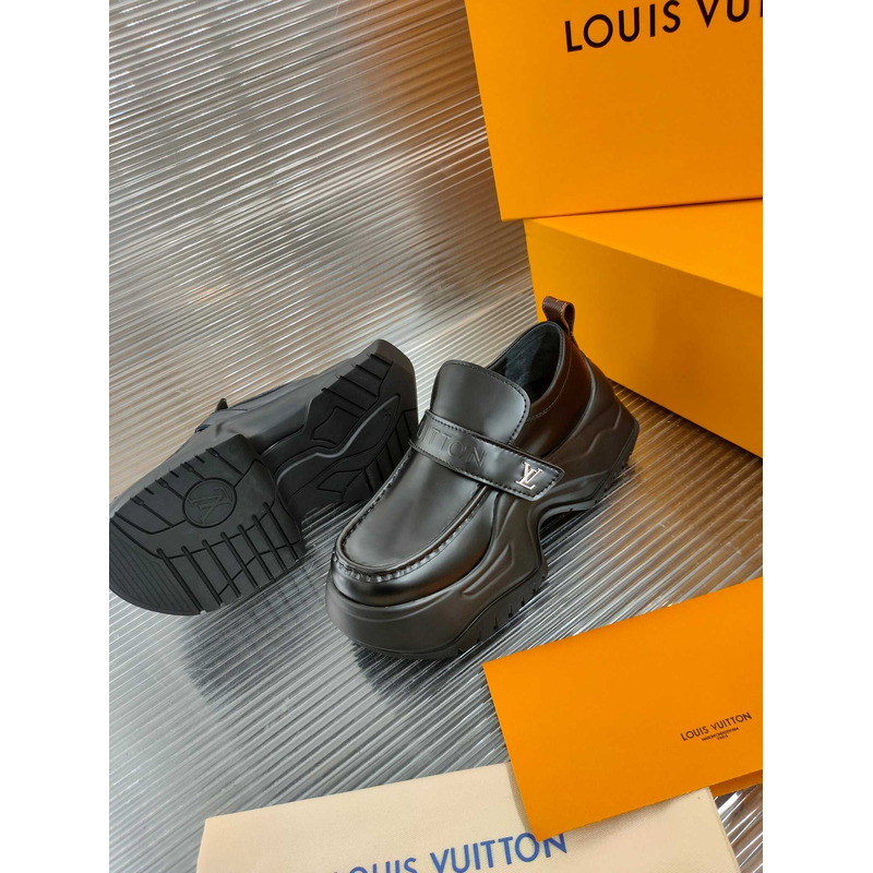 l**is V*t*n leather loafers black