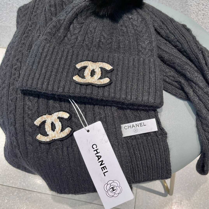 Ch*el pom-pom cap and scarf black