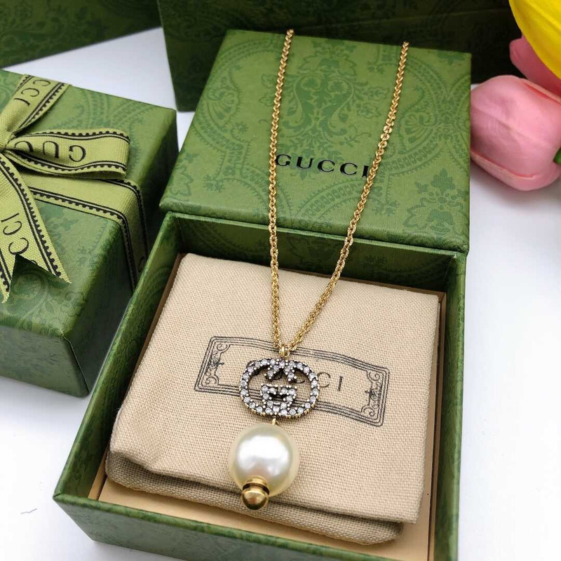 G*u*i crystal interlocking g pearl necklace gold