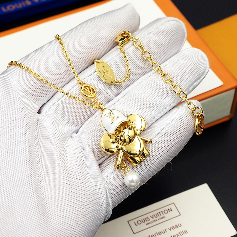 l**is v*t*n u1u1enne rat pendant  necklace di*m*nds and gemstone