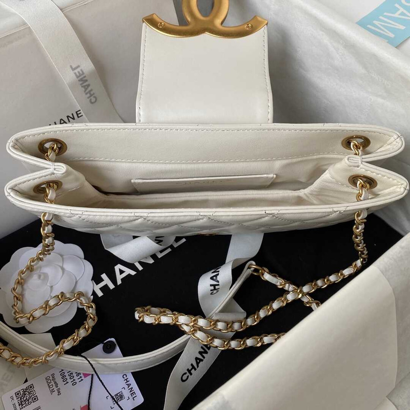 Ch*el baguette bag lambskin white